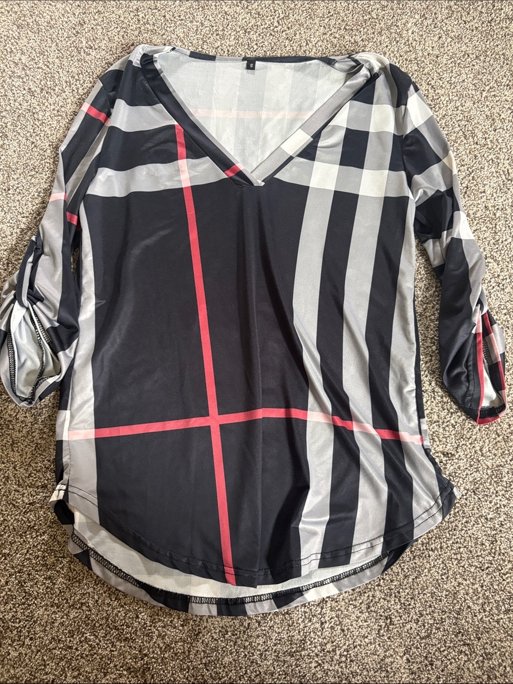 🛍️V-Neck Black Plaid Tunic Top with Red Accent